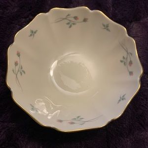 Beautiful Lenox Rose Manor Bowl!